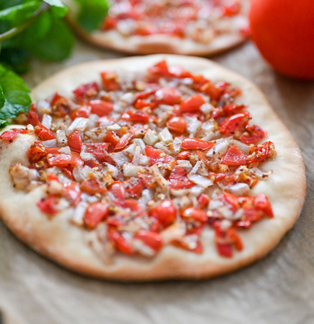 Tomato and Onion Manakeesh